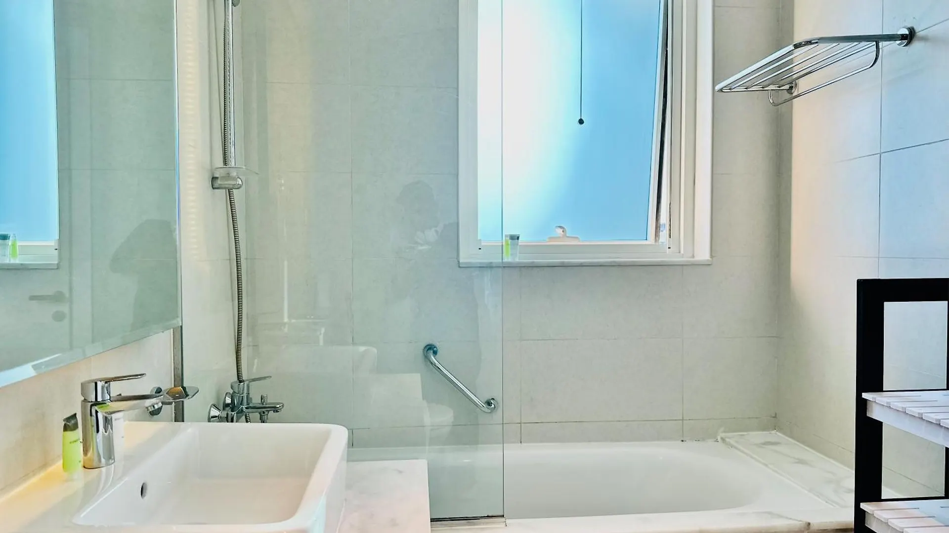 Vserve Stylish Suite 1 Bedroom With Burj Khalifa And Canal View Dubai 0*,  United Arab Emirates