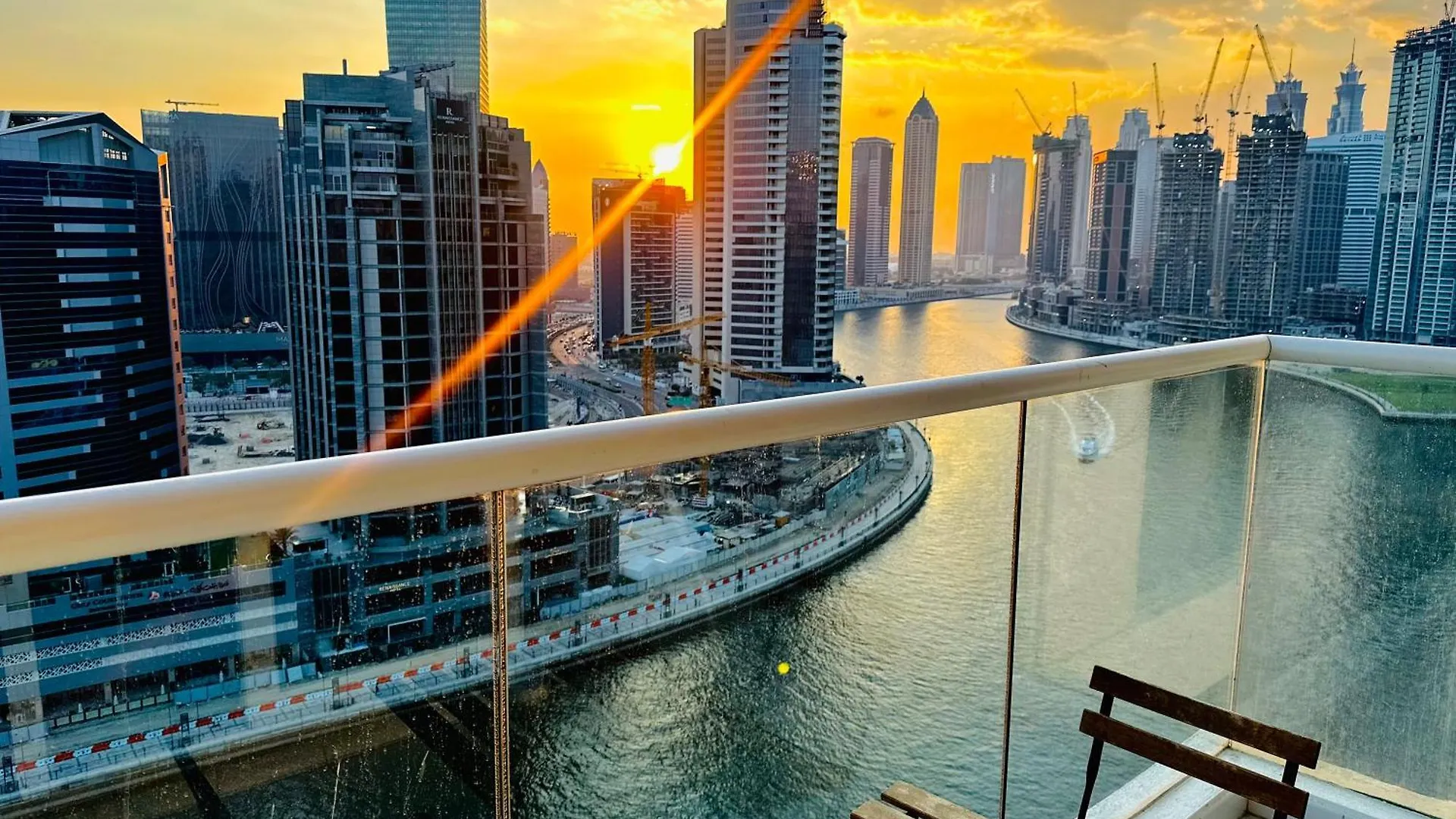 Vserve Stylish Suite 1 Bedroom With Burj Khalifa And Canal View Dubai