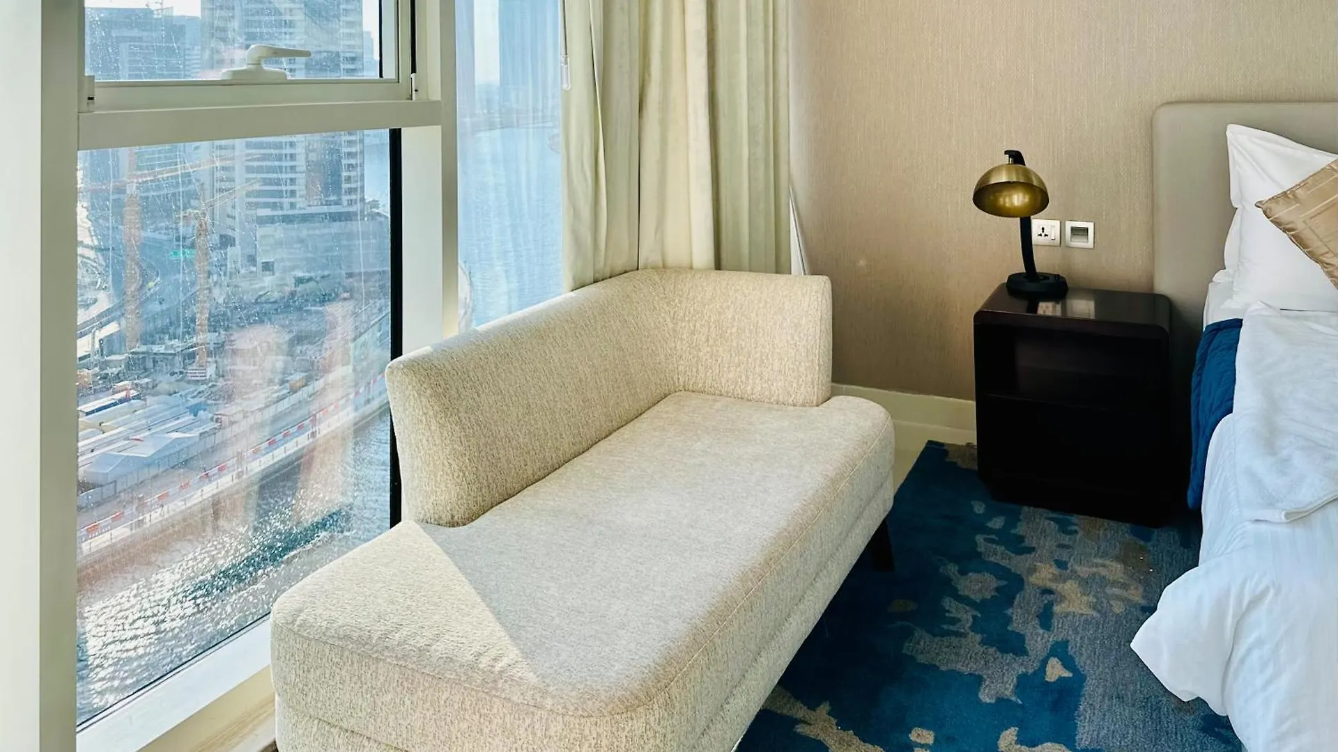 Vserve Stylish Suite 1 Bedroom With Burj Khalifa And Canal View Dubai