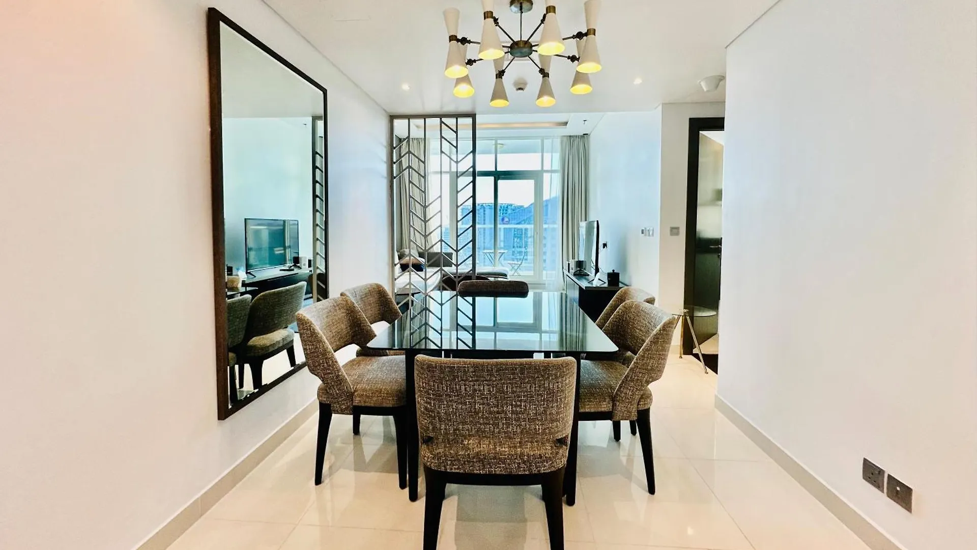 Daire Vserve Stylish Suite 1 Bedroom With Burj Khalifa And Canal View Dubai