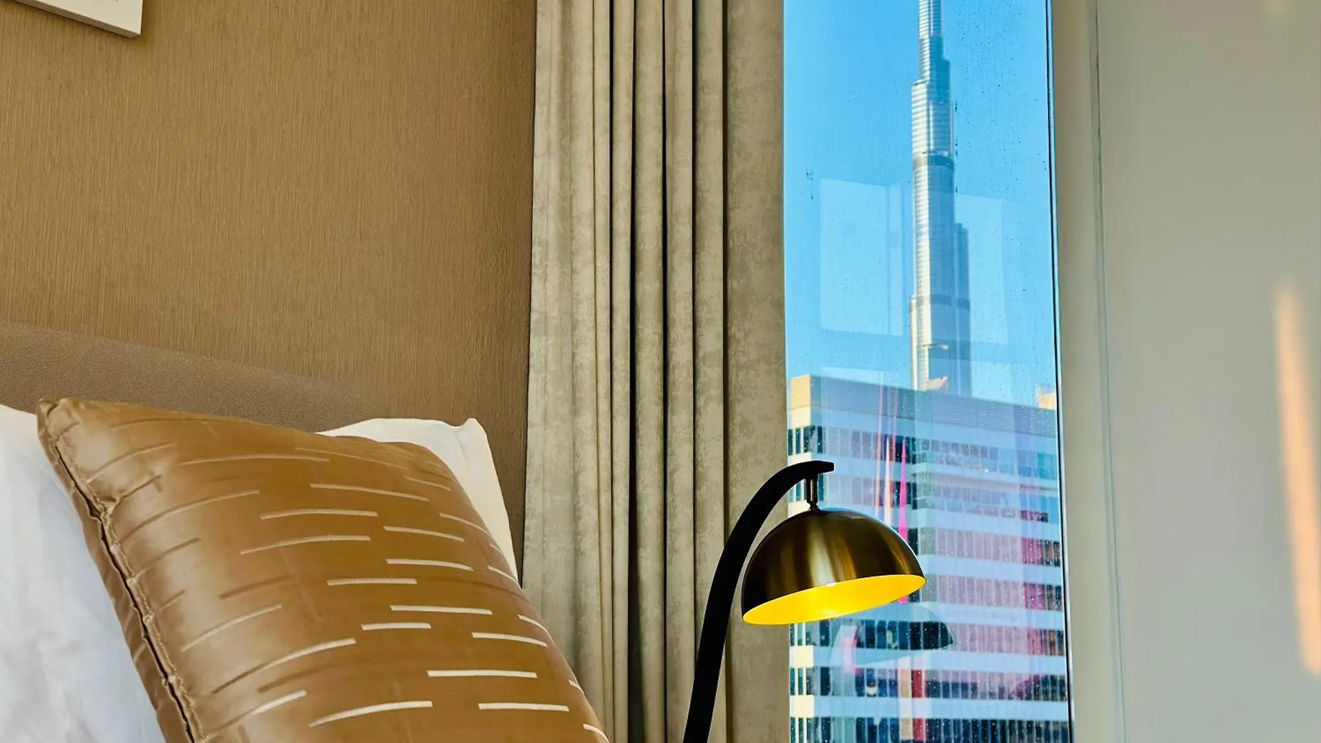 Vserve Stylish Suite 1 Bedroom With Burj Khalifa And Canal View Dubai