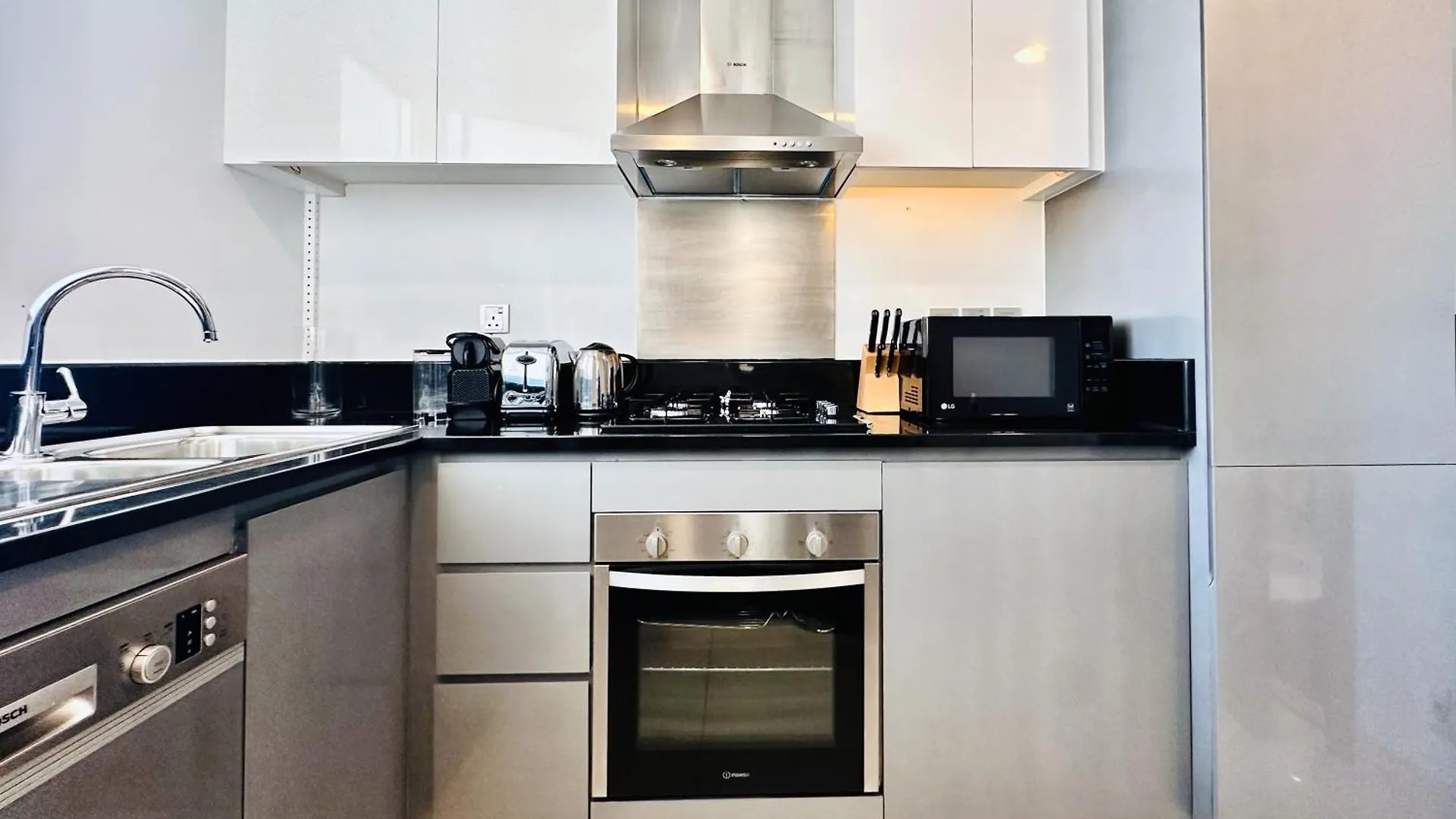 Vserve Stylish Suite 1 Bedroom With Burj Khalifa And Canal View Dubai Daire