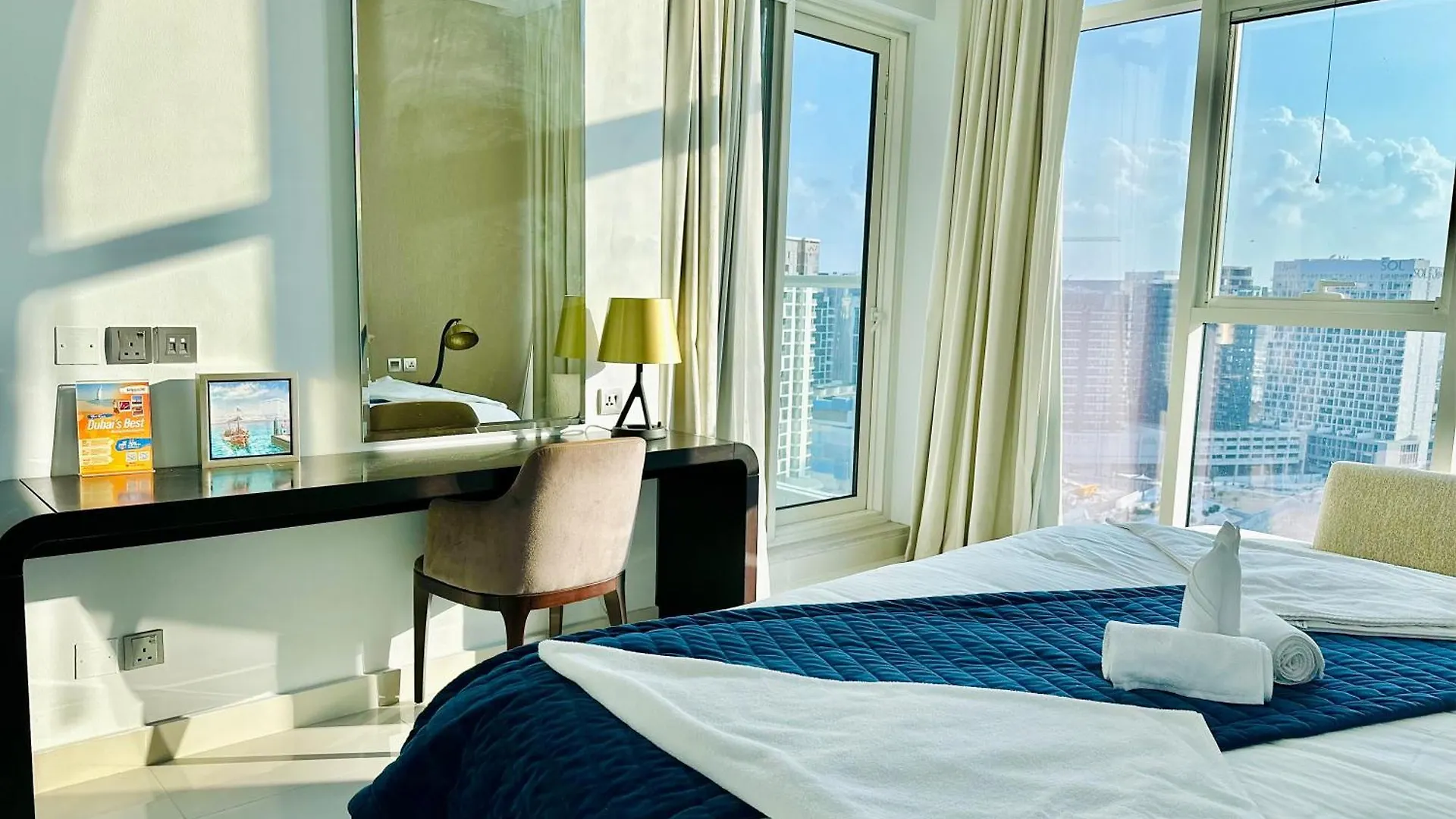 Vserve Stylish Suite 1 Bedroom With Burj Khalifa And Canal View Dubai Daire